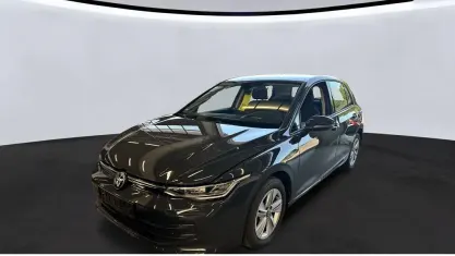 Gebraucht VW Golf VIII Life 116 PS (85 kW) 2024 Grau Limousine