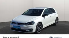 Weiss Gebraucht 2019 VW Golf VII IQ Drive Limousine | 18.422 € (Fairer Preis)