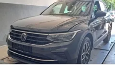 Grau Gebraucht 2022 VW Tiguan Life SUV | 29.350 € (Fairer Preis)