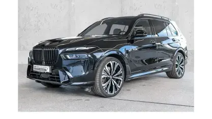 Gebraucht BMW X7 M Sport 360 PS (264 kW) 2025 Schwarz SUV