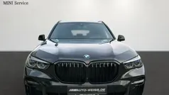 Black sapphire metallic (schwarz) Gebraucht 2022 BMW X5 M Sport SUV | 63.900 € (Fairer Preis)