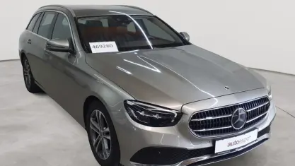 Gebraucht Mercedes E220 Exclusive 200 PS (147 kW) 2023 Mojavesilber metallic Kombi