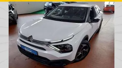 Gebraucht Citroën C4 Feel 131 PS (96 kW) 2023 Lack weiss banquise/typ aussen SUV