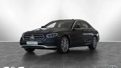 Gebraucht Mercedes E220 Avantgarde 200 PS (147 kW) 2023 Metalliclack obsidianschwarz metallic Limousine