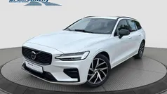 Crystal white pearl (weiß) Gebraucht 2023 Volvo V60 Plus Kombi | 35.460 € (Fairer Preis)