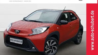 Urban khaki, dach mysticschwar Neu 2025 Toyota Aygo X SUV | 17.290 € (Fairer Preis)