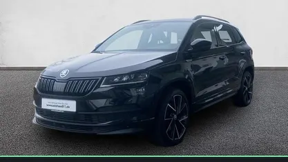 Blackmagic perleffekt (schwarz) Gebraucht 2021 Skoda Karoq SportLine SUV | 28.990 € (Fairer Preis)