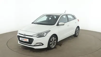 Gebraucht Hyundai i20 Comfort 2018 Weiß Limousine