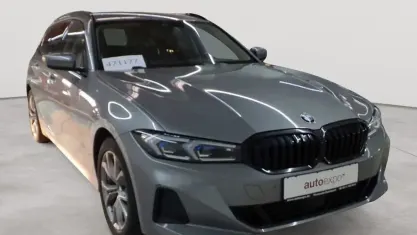 Gebraucht BMW 318 Sport Line 150 PS (110 kW) 2023 Skyscraper grau metallic Kombi