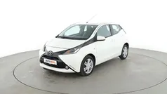 Weiß Gebraucht 2015 Toyota Aygo X-play Kleinwagen | 7.410 € (Fairer Preis)