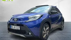 Juniper blue / night sky black Gebraucht 2025 Toyota Aygo X-plore Kleinwagen | 23.950 €