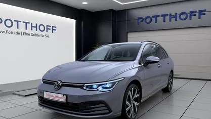 Gebraucht 2021 VW Golf VIII Life Kombi | 23.443 € (Fairer Preis)