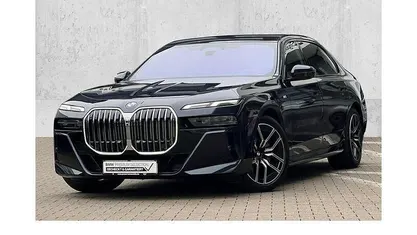 Gebraucht BMW 740 M Sport 299 PS (219 kW) 2025 Schwarz Limousine