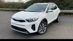 Schneeweiß Neu 2024 Kia Stonic Vision SUV | 18.990 € (Fairer Preis)