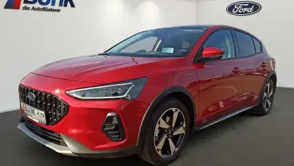 Gebraucht Ford Focus Active X 155 PS (114 kW) 2025 Fantastic red metall Limousine