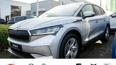 Brilliant silber metallic Gebraucht 2025 Skoda Enyaq iV Loft SUV | 38.990 € (Superpreis)