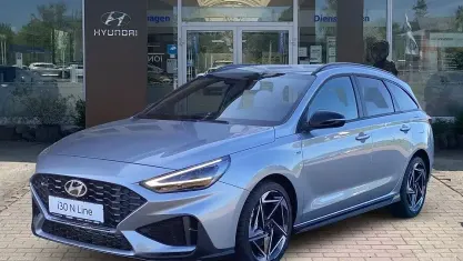 Gebraucht Hyundai i30 140 PS (102 kW) 2025 Shimmering silver Kombi