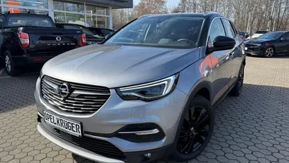Gebraucht Opel Grandland X 181 PS (133 kW) 2021 Kontrast grau/quarz silber SUV