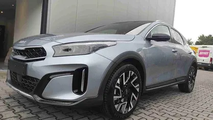 Lunar silber Neu 2025 Kia XCeed SUV | 31.700 € (Fairer Preis)