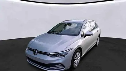 Reflexsilber metallic Gebraucht 2023 VW Golf VIII Life Kombi | 22.990 € (Fairer Preis)