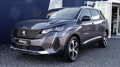Grau Gebraucht 2024 Peugeot 5008 Allure Van / Kleinbus | 31.381 € (Fairer Preis)