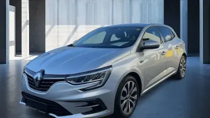 Gebraucht Renault Mégane IV Techno 140 PS (102 kW) 2022 Highlandgrau Limousine