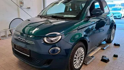 Blau Gebraucht 2023 Fiat 500e Kleinwagen | 23.999 € (Fairer Preis)