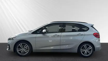 Gebraucht BMW 218 Active Tourer Advantage 150 PS (110 kW) 2019 Silber Van / Kleinbus