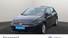 Gebraucht 2023 VW Golf VIII Life Limousine | 20.622 € (Fairer Preis)