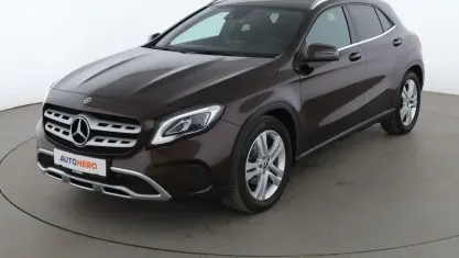 Gebraucht Mercedes GLA180 Urban 122 PS (89 kW) 2017 Braun SUV