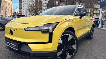 Gelb Gebraucht 2025 Volvo EX30 Performance SUV | 39.888 € (Superpreis)