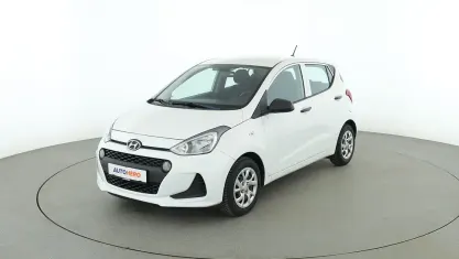 Gebraucht Hyundai i10 Basis 67 PS (49 kW) 2017 Weiß Kleinwagen