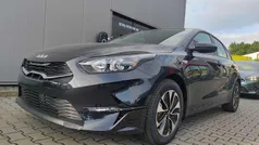 Schwarz Neu 2025 Kia Ceed Limousine | 21.490 € (Guter Preis)