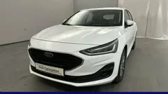 Weiß Gebraucht 2022 Ford Focus Cool & Connect Limousine | 15.980 € (Superpreis)