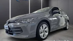 Gebraucht 2024 VW Golf VIII Life Limousine | 26.970 € (Fairer Preis)