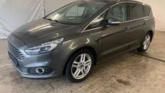 Grau Gebraucht 2016 Ford S-MAX Titanium Van / Kleinbus | 8.450 € (Superpreis)