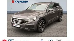 Grau Gebraucht 2022 VW Touareg Basis SUV | 45.670 € (Guter Preis)