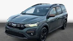Zedergrün Gebraucht 2025 Dacia Jogger Extreme Van / Kleinbus | 22.890 € (Fairer Preis)