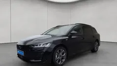 Agate black metallic Gebraucht 2023 Ford Focus ST-Line Kombi | 25.750 € (Fairer Preis)