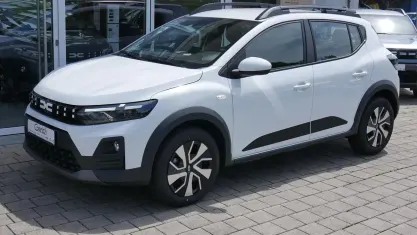 Neu Dacia Sandero Expression 110 PS (80 kW) 2026 Gletscherweiss Limousine