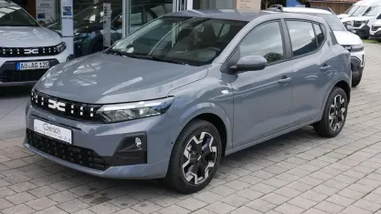 Neu Dacia Sandero Journey 122 PS (89 kW) 2026 Schiefergrau Limousine