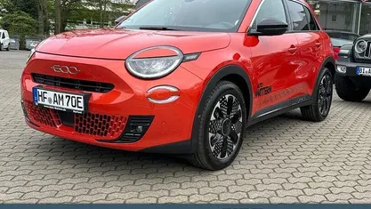 Gebraucht 2023 Fiat 600E La Prima SUV | 27.990 € (Fairer Preis)