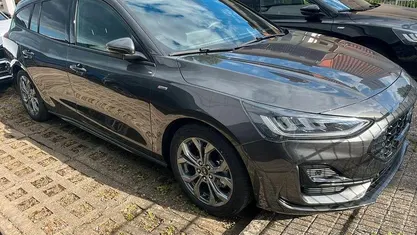 Gebraucht 2025 Ford Focus ST-Line X Limousine | 26.350 € (Superpreis)