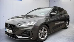 Magnetic metallic Gebraucht 2024 Ford Focus ST-Line Kombi | 28.970 € (Fairer Preis)