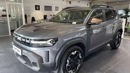 Dolomitgrau Gebraucht 2025 Dacia Duster Extreme SUV | 25.790 € (Fairer Preis)