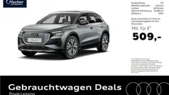 Grau Gebraucht 2024 Audi Q4 e-tron Ambiente SUV | 49.940 € (Guter Preis)