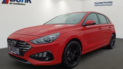 Gebraucht Hyundai i30 Trend 120 PS (88 kW) 2026 Engine red