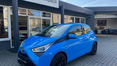 Blau Gebraucht 2021 Toyota Aygo X-play Kleinwagen | 10.990 € (Fairer Preis)