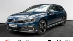 Blau Gebraucht 2021 VW Passat GTE Kombi | 27.990 € (Teuer)