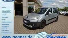 Grau Gebraucht 2008 Peugeot Partner Tepee Tendance Van / Kleinbus | 2.440 € (Fairer Preis)